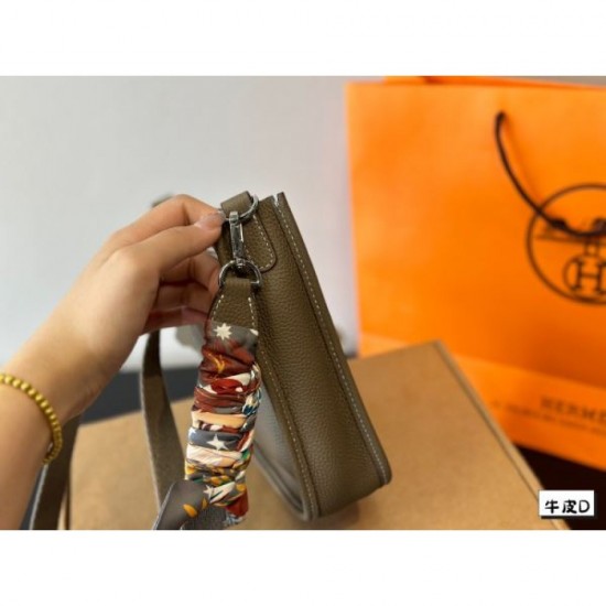 Recommended item for daily use 2024SS Shoulder Bag HERMES Recommended item for daily use 2024SS Shoulder Bag HERMES