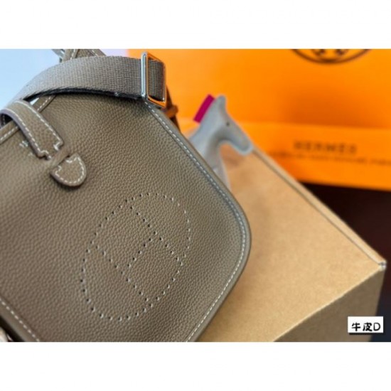 Recommended item for daily use 2024SS Shoulder Bag HERMES Recommended item for daily use 2024SS Shoulder Bag HERMES