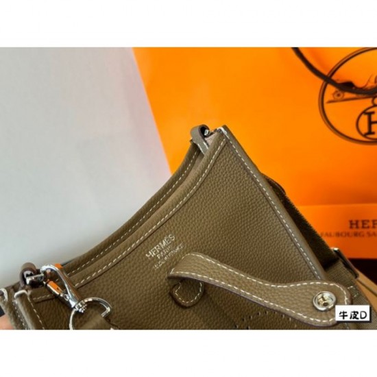 Recommended item for daily use 2024SS Shoulder Bag HERMES Recommended item for daily use 2024SS Shoulder Bag HERMES