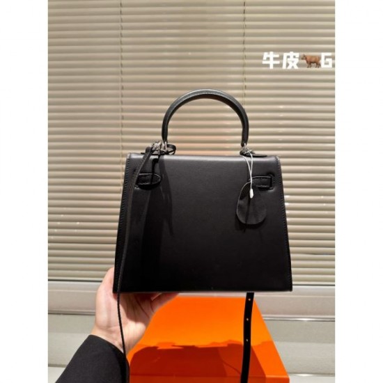 Clean silhouette 2024SS tote bag HERMES Clean silhouette 2024SS tote bag HERMES