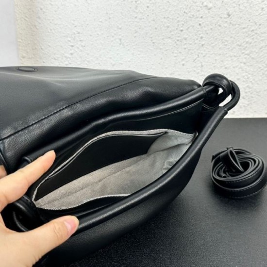 Simple 2024SS tote bag with great versatility LOEWE Simple 2024SS tote bag with great versatility LOEWE