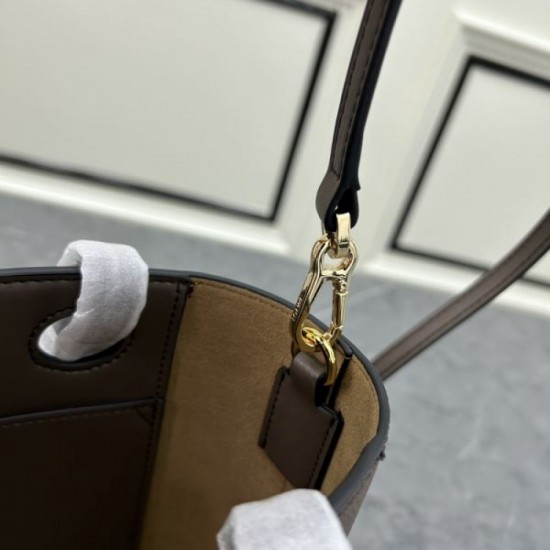 This year's latest trend 2024SS tote bag LOEWE LOEWE This year's latest trend 2024SS tote bag LOEWE LOEWE