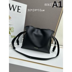 Fashionable people love it! 2024SS Shoulder Bag LOEWE