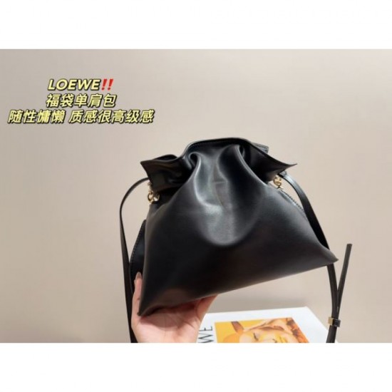 2024SS shoulder bag that feels elegant and summery LOEWE 2024SS shoulder bag that feels elegant and summery LOEWE