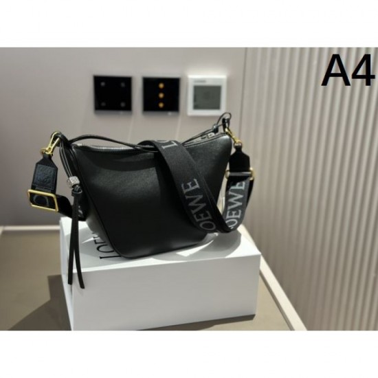 Wonderful summer staple item 2024SS shoulder bag LOEWE Wonderful summer staple item 2024SS shoulder bag LOEWE