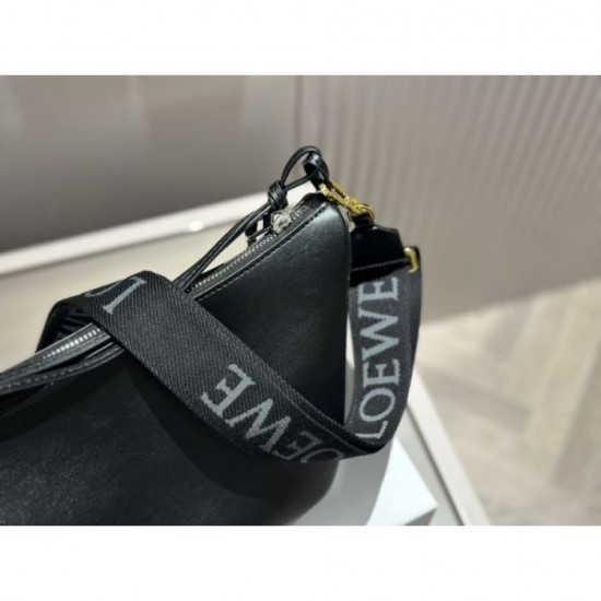 Wonderful summer staple item 2024SS shoulder bag LOEWE Wonderful summer staple item 2024SS shoulder bag LOEWE