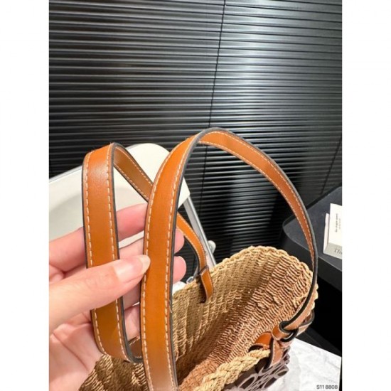 Essential items for summer 2024SS tote bag LOEWE Essential items for summer 2024SS tote bag LOEWE
