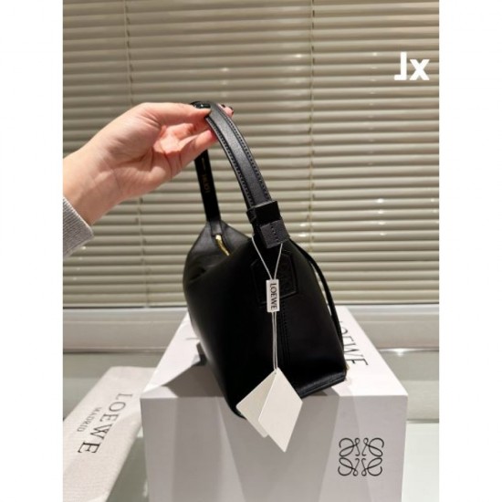 Look stylish 2024SS tote bag LOEWE LOEWE Look stylish 2024SS tote bag LOEWE LOEWE