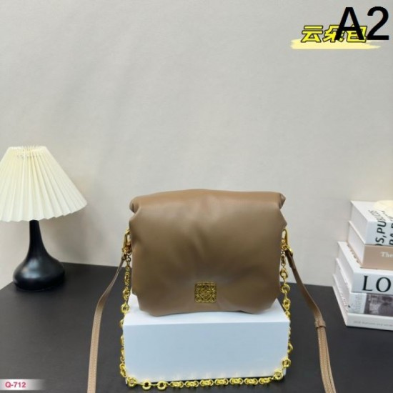 Enjoy trendy coordination 2024SS tote bag LOEWE Enjoy trendy coordination 2024SS tote bag LOEWE