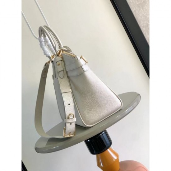 New item not in stock in Japan 2024SS tote bag LOUIS VUITTON Louis Vuitton New item not in stock in Japan 2024SS tote bag LOUIS VUITTON Louis Vuitton