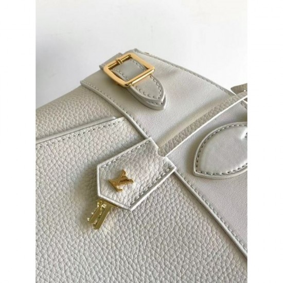 New item not in stock in Japan 2024SS tote bag LOUIS VUITTON Louis Vuitton New item not in stock in Japan 2024SS tote bag LOUIS VUITTON Louis Vuitton
