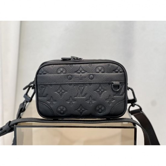 Overwhelming luxury 2024SS shoulder bag LOUIS VUITTON Overwhelming luxury 2024SS shoulder bag LOUIS VUITTON