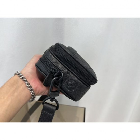 Overwhelming luxury 2024SS shoulder bag LOUIS VUITTON Overwhelming luxury 2024SS shoulder bag LOUIS VUITTON