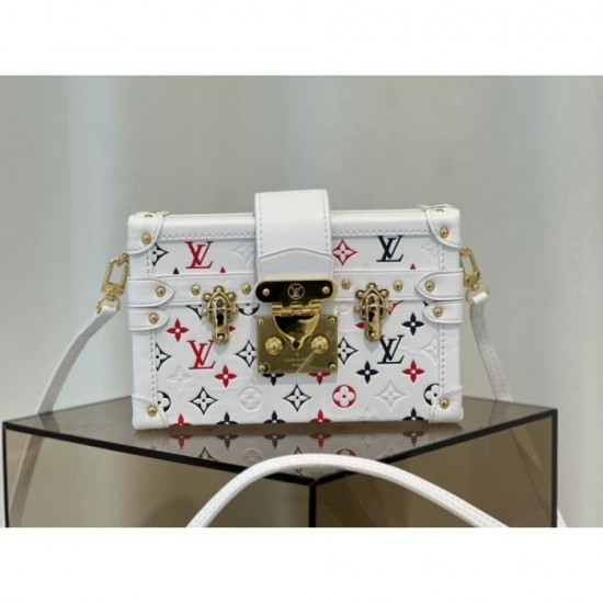 Leading Item 2024SS Shoulder Bag LOUIS VUITTON Louis Vuitton Leading Item 2024SS Shoulder Bag LOUIS VUITTON Louis Vuitton
