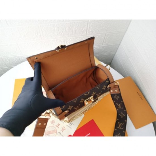 The boom is heating up again 2024SS shoulder bag LOUIS VUITTON The boom is heating up again 2024SS shoulder bag LOUIS VUITTON