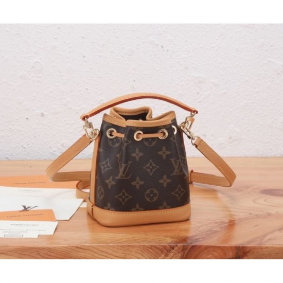 Not yet available in Japan 2024SS tote bag LOUIS VUITTON Louis Vuitton Not yet available in Japan 2024SS tote bag LOUIS VUITTON Louis Vuitton