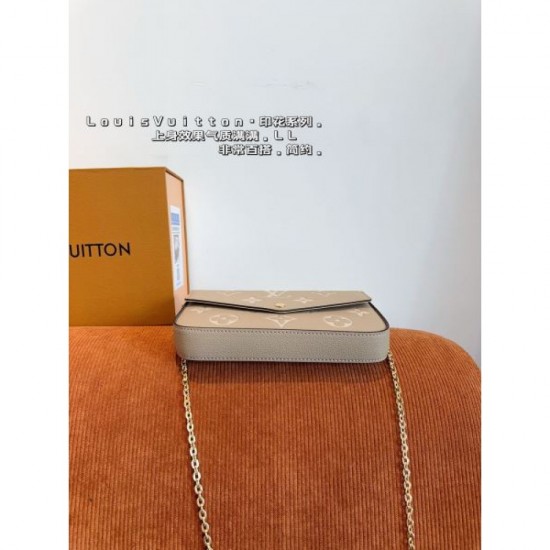Stylish presence 2024SS shoulder bag LOUIS VUITTON Louis Vuitton Stylish presence 2024SS shoulder bag LOUIS VUITTON Louis Vuitton
