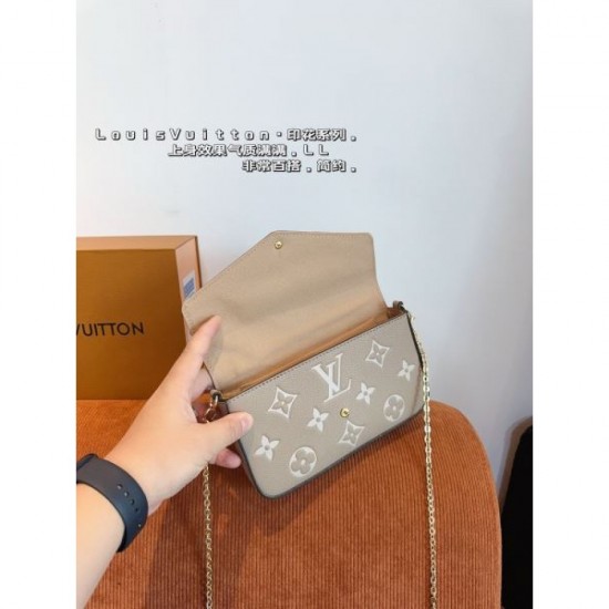 Stylish presence 2024SS shoulder bag LOUIS VUITTON Louis Vuitton Stylish presence 2024SS shoulder bag LOUIS VUITTON Louis Vuitton