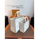 Comfortable 2024SS tote bag LOUIS VUITTON Louis Vuitton Comfortable 2024SS tote bag LOUIS VUITTON Louis Vuitton