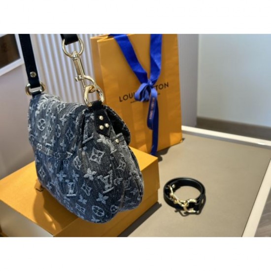 Attract attention 2024SS tote bag LOUIS VUITTON Louis Vuitton Attract attention 2024SS tote bag LOUIS VUITTON Louis Vuitton