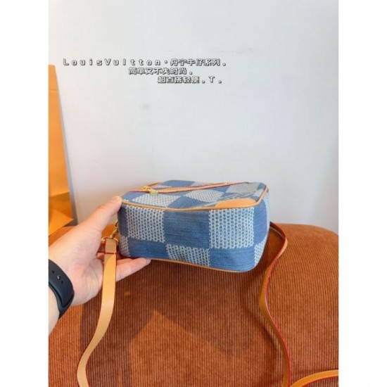 Stylish with just one piece 2024SS tote bag LOUIS VUITTON Louis Vuitton Stylish with just one piece 2024SS tote bag LOUIS VUITTON Louis Vuitton