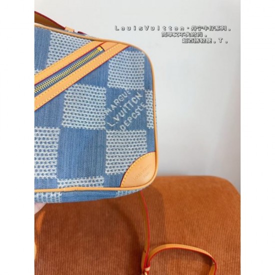 Stylish with just one piece 2024SS tote bag LOUIS VUITTON Louis Vuitton Stylish with just one piece 2024SS tote bag LOUIS VUITTON Louis Vuitton