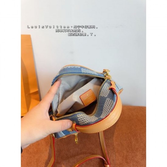 Stylish with just one piece 2024SS tote bag LOUIS VUITTON Louis Vuitton Stylish with just one piece 2024SS tote bag LOUIS VUITTON Louis Vuitton