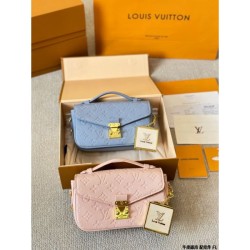 Standard popular item 2024SS tote bag LOUIS VUITTON Louis Vuitton