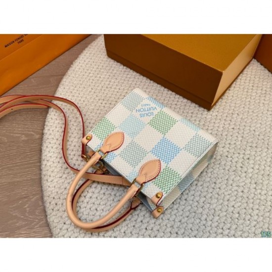 Support soars 2024SS tote bag LOUIS VUITTON Louis Vuitton Support soars 2024SS tote bag LOUIS VUITTON Louis Vuitton