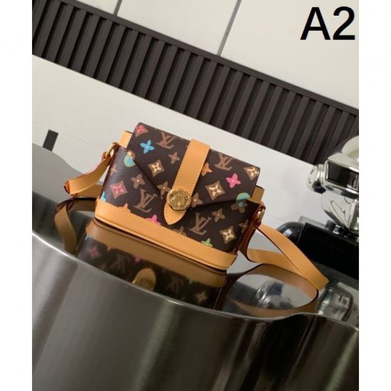 2024SS boom is heating up again LOUIS VUITTON Shoulder bag 2024SS boom is heating up again LOUIS VUITTON Shoulder bag