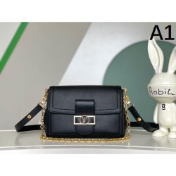 2024SS is sold out this time! LOUIS VUITTON shoulder bag