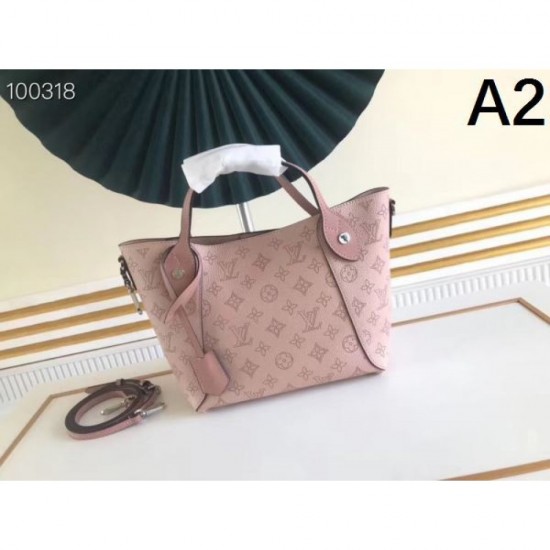 2024SS Especially noteworthy LOUIS VUITTON Louis Vuitton tote bag 2024SS Especially noteworthy LOUIS VUITTON Louis Vuitton tote bag