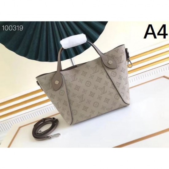 2024SS Especially noteworthy LOUIS VUITTON Louis Vuitton tote bag 2024SS Especially noteworthy LOUIS VUITTON Louis Vuitton tote bag