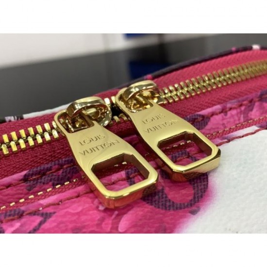 LOUIS VUITTON 2024FW Not yet available in Japan Very popular waist bag LOUIS VUITTON 2024FW Not yet available in Japan Very popular waist bag