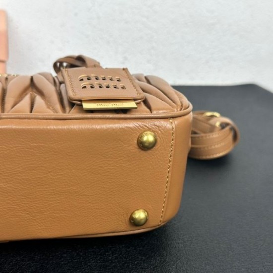 Popular item 2024SS tote bag MIU MIU Miu Miu Popular item 2024SS tote bag MIU MIU Miu Miu
