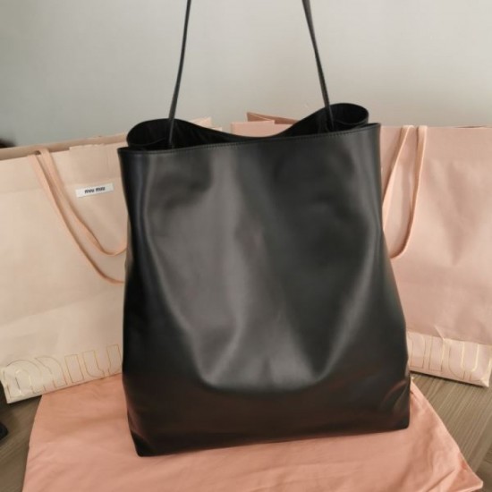 Easy to wear colors 2024SS tote bag MIU MIU Miu Miu Easy to wear colors 2024SS tote bag MIU MIU Miu Miu