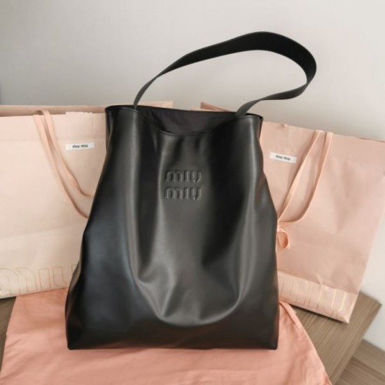 Easy to wear colors 2024SS tote bag MIU MIU Miu Miu Easy to wear colors 2024SS tote bag MIU MIU Miu Miu