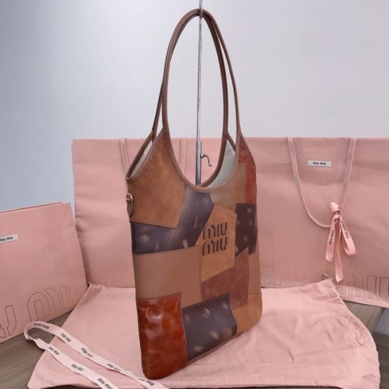 At the forefront of trends 2024SS tote bag MIU MIU Miu Miu At the forefront of trends 2024SS tote bag MIU MIU Miu Miu