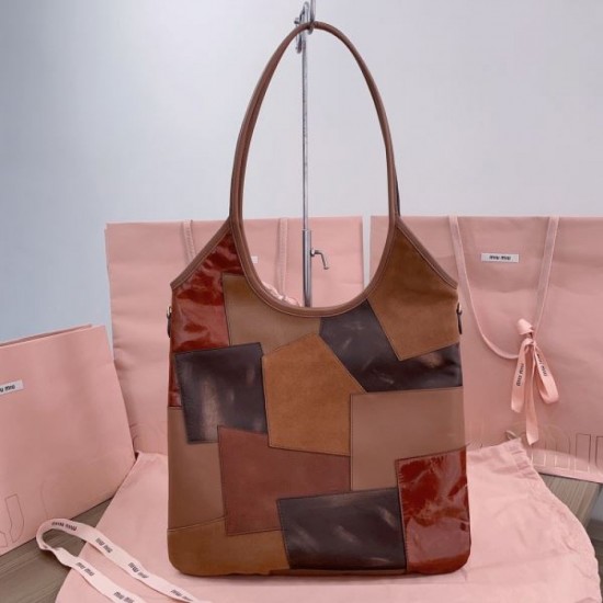 At the forefront of trends 2024SS tote bag MIU MIU Miu Miu At the forefront of trends 2024SS tote bag MIU MIU Miu Miu