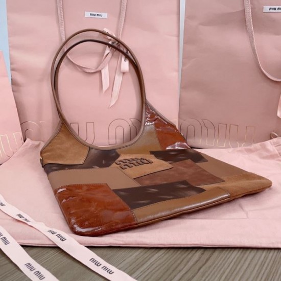 At the forefront of trends 2024SS tote bag MIU MIU Miu Miu At the forefront of trends 2024SS tote bag MIU MIU Miu Miu