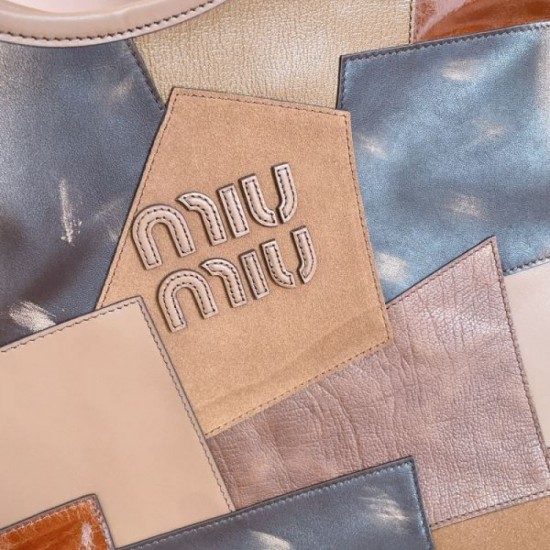 At the forefront of trends 2024SS tote bag MIU MIU Miu Miu At the forefront of trends 2024SS tote bag MIU MIU Miu Miu