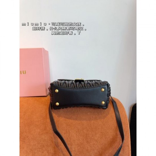Shining luxury 2024SS tote bag MIU MIU Miu Miu Shining luxury 2024SS tote bag MIU MIU Miu Miu