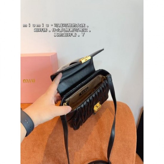 Shining luxury 2024SS tote bag MIU MIU Miu Miu Shining luxury 2024SS tote bag MIU MIU Miu Miu