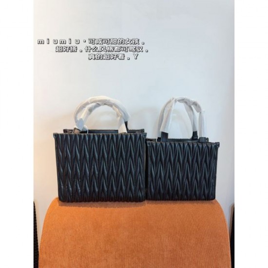 Featured Points 2024SS Tote Bag MIU MIU Miu Miu Featured Points 2024SS Tote Bag MIU MIU Miu Miu