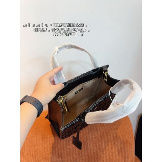 Featured Points 2024SS Tote Bag MIU MIU Miu Miu Featured Points 2024SS Tote Bag MIU MIU Miu Miu
