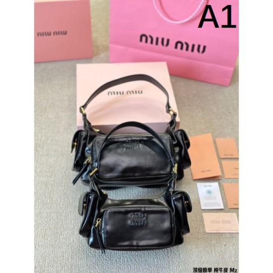 This time it's sold out! 2024SS Tote Bag MIU MIU Miu Miu This time it's sold out! 2024SS Tote Bag MIU MIU Miu Miu