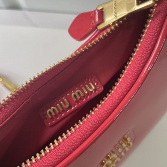 2024SS MIU MIU tote bag that expresses your individuality 2024SS MIU MIU tote bag that expresses your individuality
