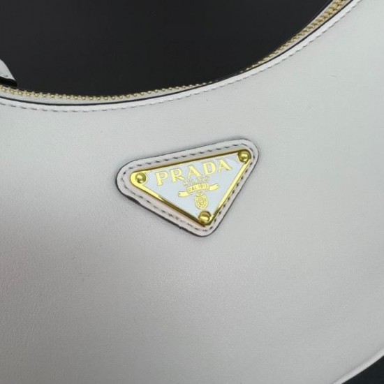 New arrival 2024SS tote bag PRADA that is sure to be a hit New arrival 2024SS tote bag PRADA that is sure to be a hit
