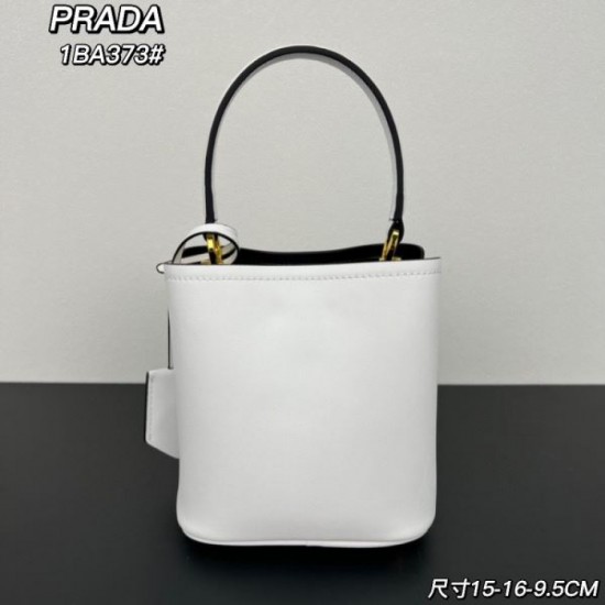 This year's excellent item 2024SS tote bag PRADA