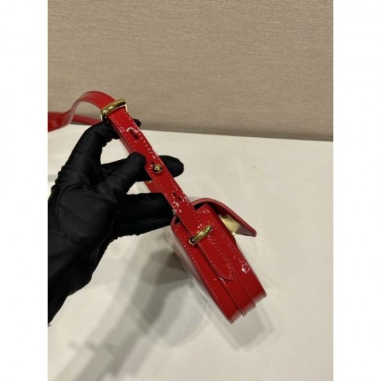 As long as you keep this in mind, you'll be fine! 2024SS Shoulder Bag PRADA Prada As long as you keep this in mind, you'll be fine! 2024SS Shoulder Bag PRADA Prada